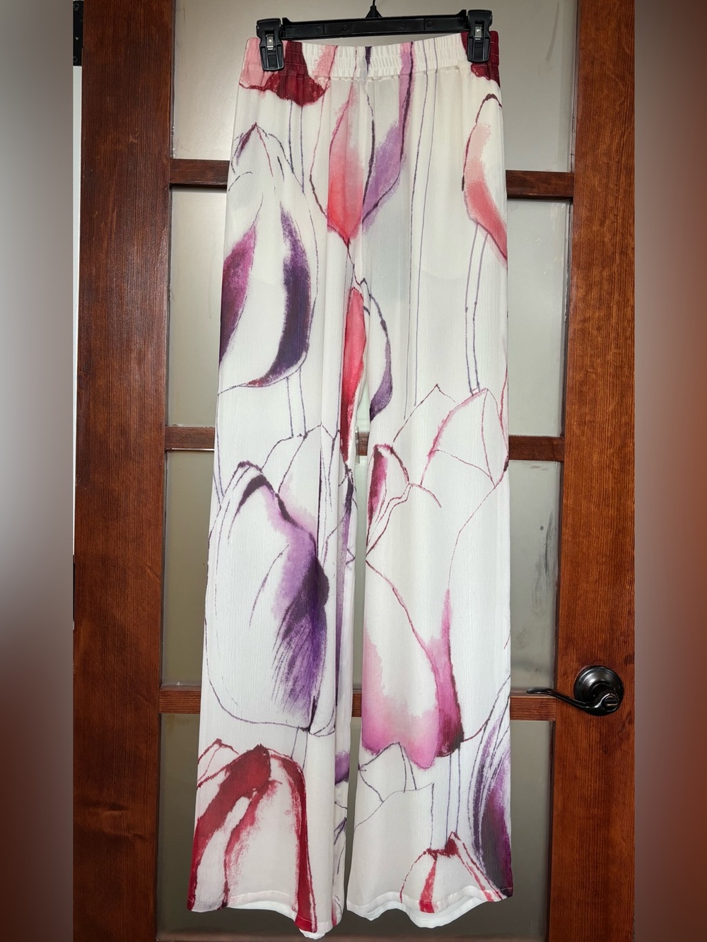 Diomi Wide-Leg Floral Print Pants in White with Pink & Purple